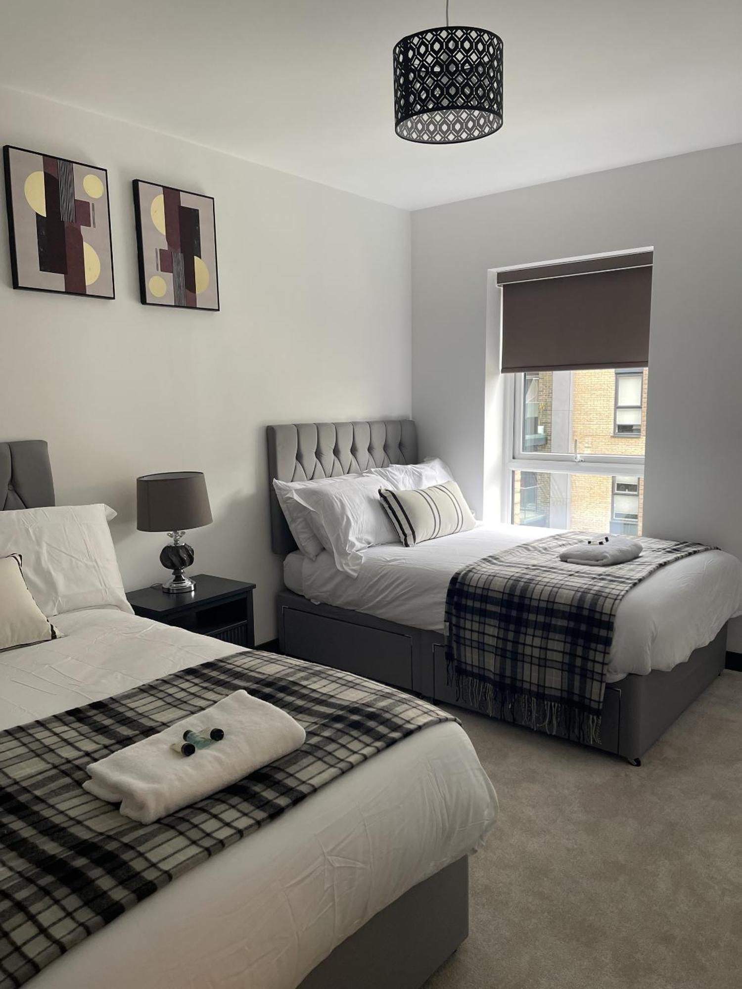 The Godfreys, Edinburgh Way, Harlow Bagian luar foto